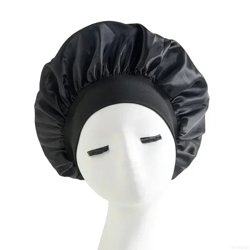 bonnet en satin noir